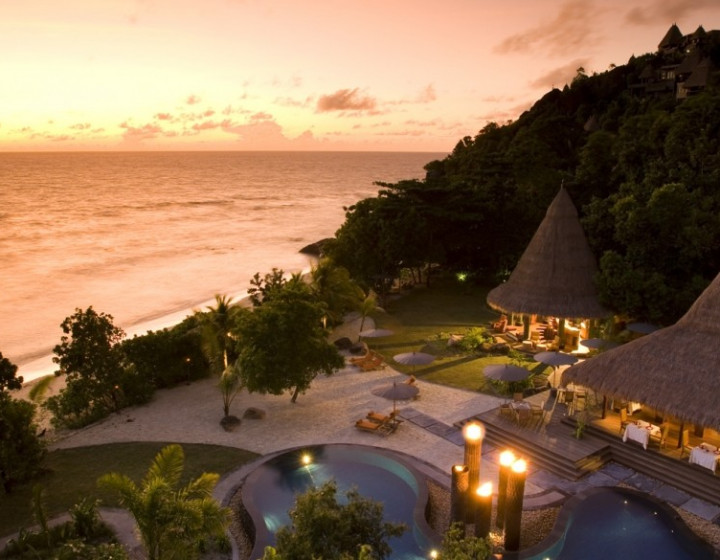 Maia Restaurant Pool